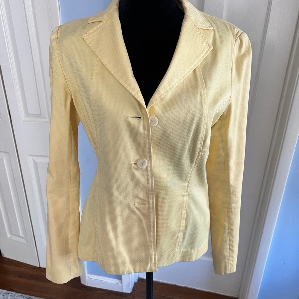 Reba Yellow Jacket
